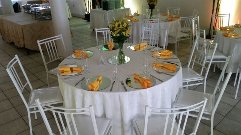 A Bela Vista Decorações oferece a Cadeira de Ferro Empilhável Barcelona, uma excelente escolha para festas, casamentos, buffets, eventos corporativos e empresas de locação que buscam resistência, praticidade e elegância.