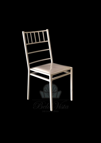 Cadeira de Ferro Empilhável para Festas, modelo Tiffany  Master metalon 20x20, com pintura eletrostática branca, com assento removível em corino Buffalo.