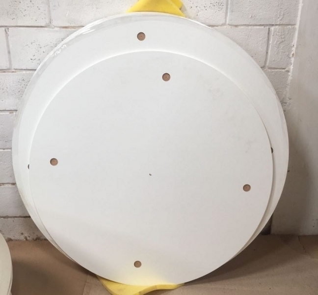 Tampo de MDF Branco para mesas A Bela Vista Decorações oferece Tampos Redondos para Mesas, desenvolvidos para proporcionar praticidade, resistência e excelente apresentação em festas, casamentos, eventos corporativos e empresas de locação.